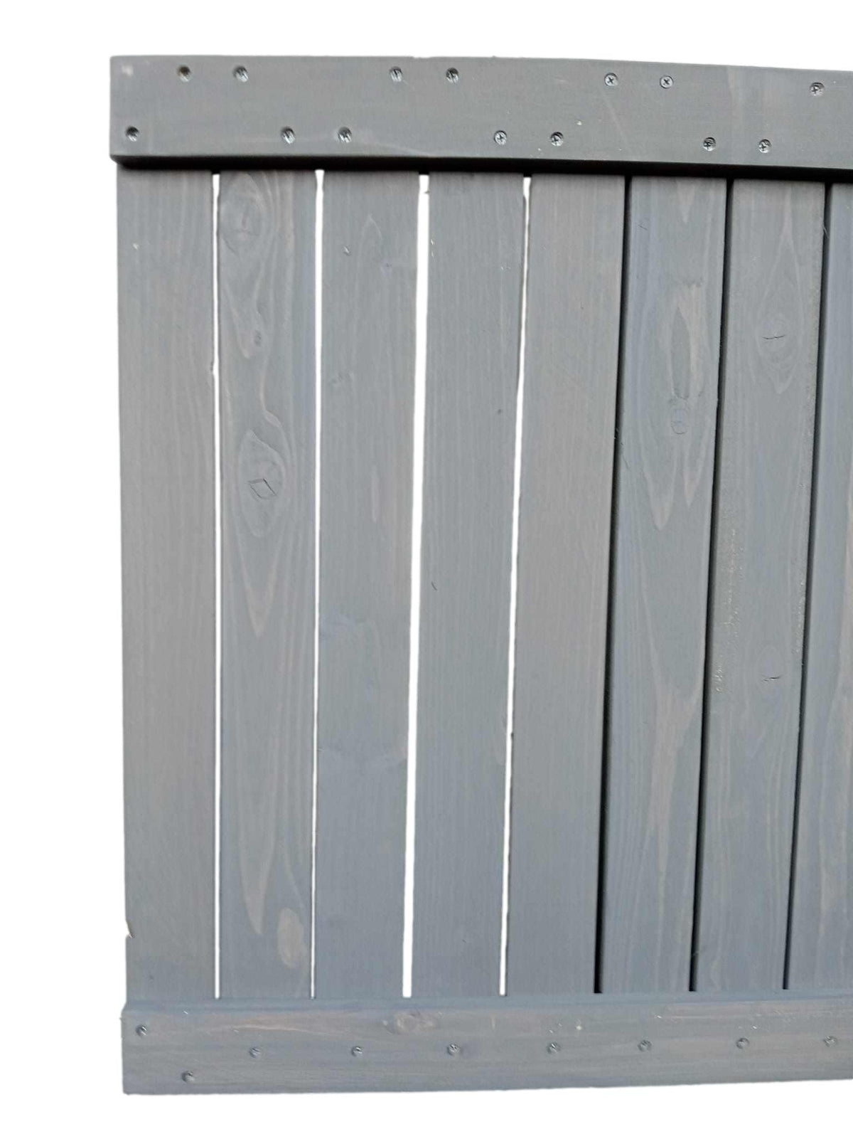 Byron - Pre-Painted Vertical Timber Screens