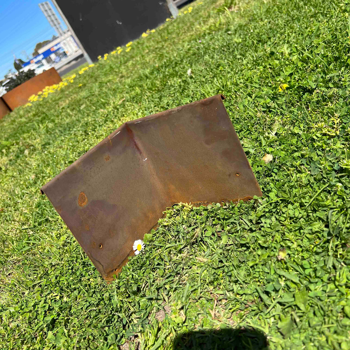 Safe Edge Corten Steel Internal Corner With Safety Fold