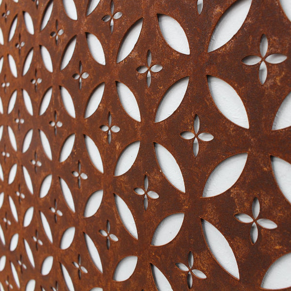 Rust Metal Screen: Sazanka