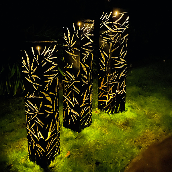 Jungle Steel Solar Light Tower