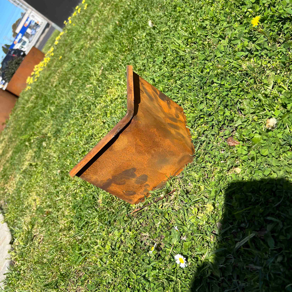Safe Edge: Corten Steel Internal Corner (with Safety Fold)